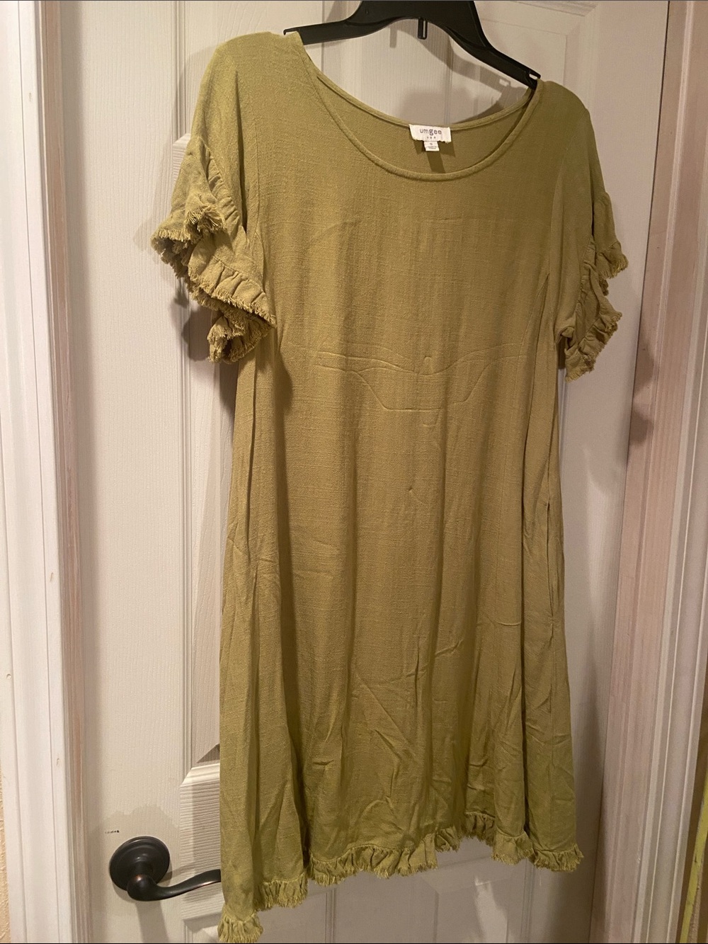 Umgee- Women’s Olive casual dress with pockets. - Picture 3 of 8